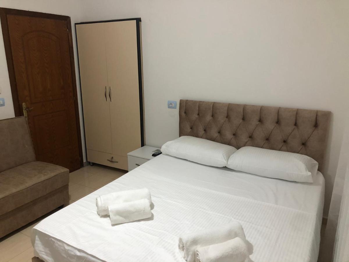 Elton Tafa guesthouse Ksamil Eksteriør billede