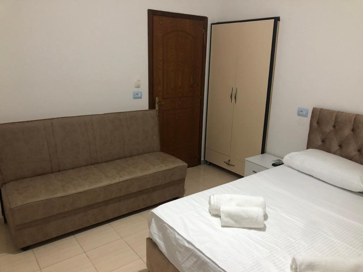 Elton Tafa guesthouse Ksamil Eksteriør billede