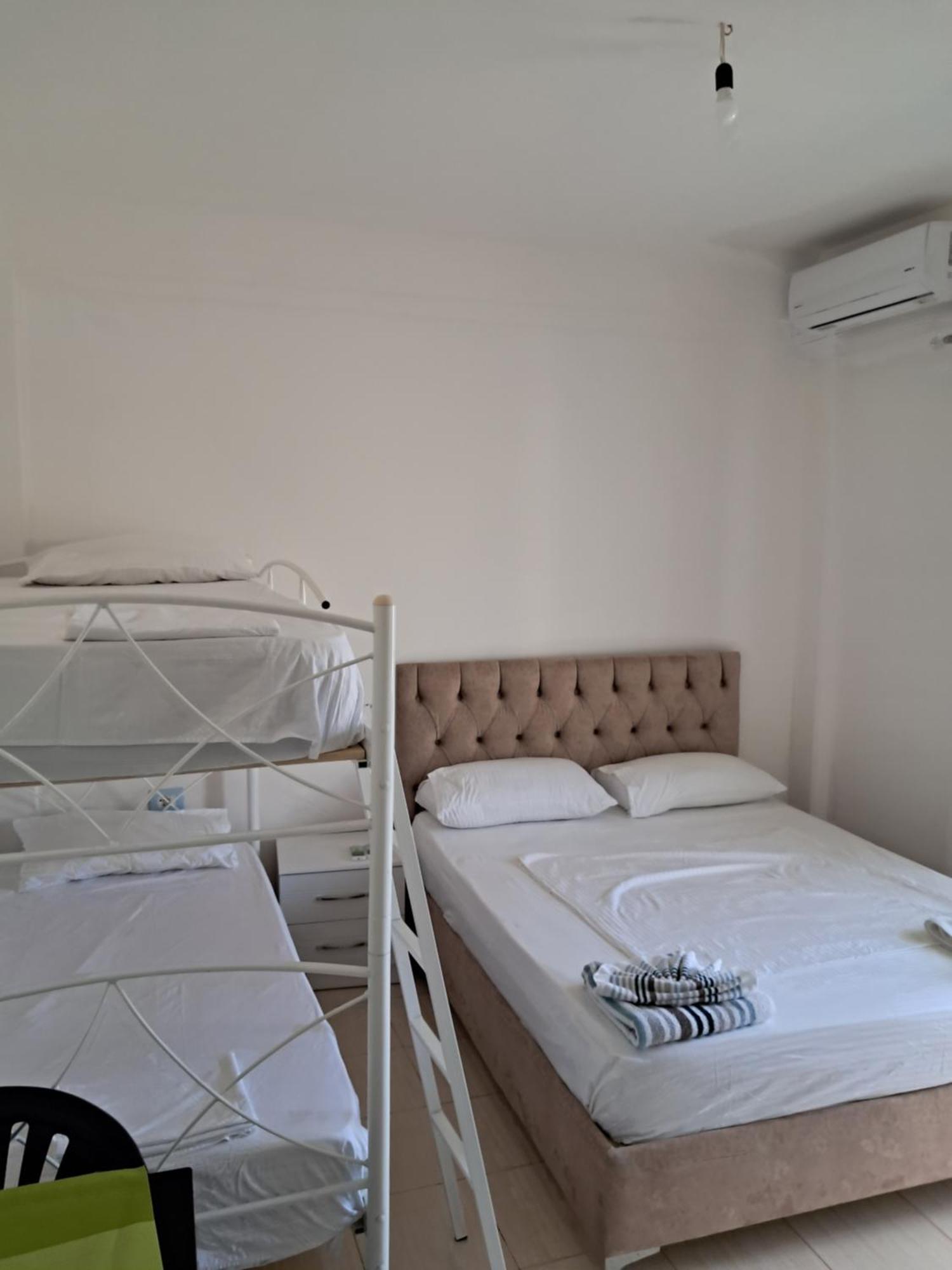 Elton Tafa guesthouse Ksamil Eksteriør billede